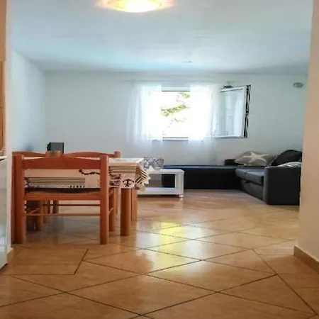 - Comfort One Bedroom E5 * Lumbarda