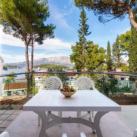 - Comfort One Bedroom E5 Lumbarda