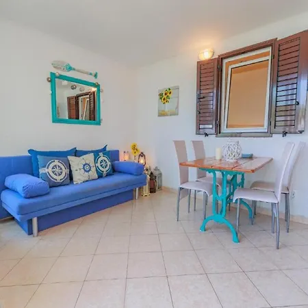 - Comfort One Bedroom E5